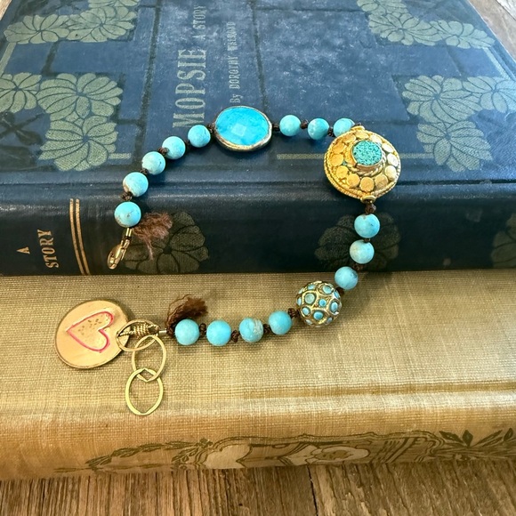 Turquoise and Gold Beaded Bracelet - Picture 6 of 7
